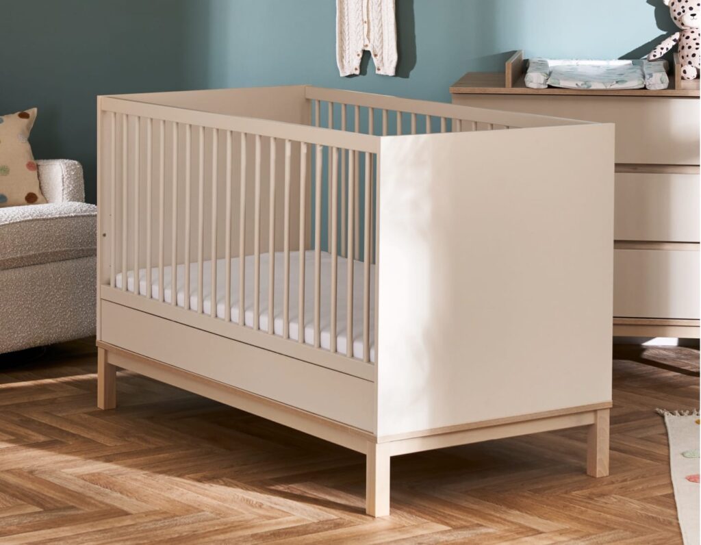 astrid cot bed