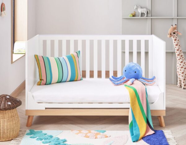 mona baby bed